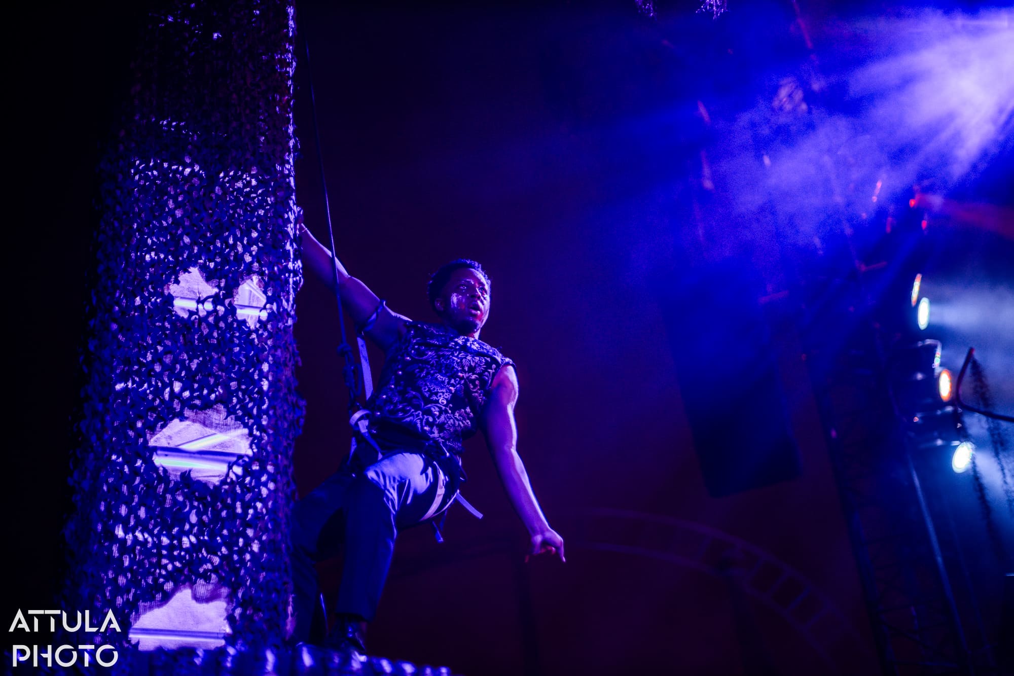 A Gede climbs the tower — Voodoo: Bayou's Edge, Knott's Scary Farm 2026